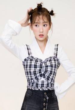 中国内地女演员孙艺宁时尚街拍图片