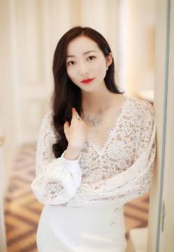 中国大陆江苏省苏州知名女演员韩雪性感优雅写真图片