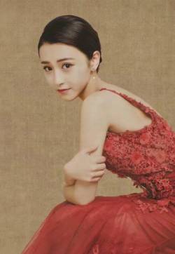 高清上海美女朱圣祎复古典雅露背裙写真图片