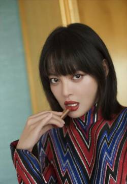 高清黑龙江鹤岗美女辛芷蕾妩媚性感时尚写真图片