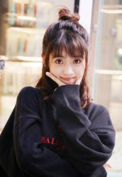 高清中国内地北京朝阳女演员邢菲唯美街拍写真图片