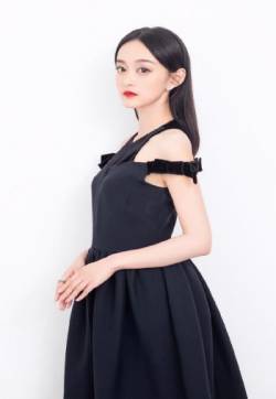高清中国内地女演员平面模特何泓姗性感典雅活动写真图片