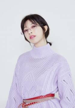中国大陆广西省桂林模特女演员张俪清新优雅时尚杂志写真大片图片 中国大陆广西省桂林模特女演员张俪清新优雅时尚杂志写真大片图片