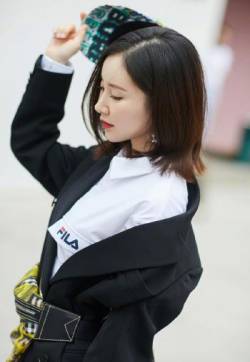 高清吉林美女演员舒畅休闲气质街拍图片