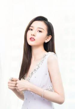 中国北京女演员宋祖儿BAZAAR明星慈善夜性感图片图片 中国北京女演员宋祖儿BAZAAR明星慈善夜性感图片图片