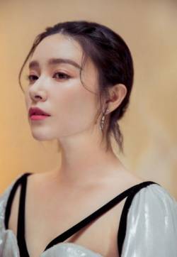高清中国内地代黑龙江省哈尔滨新生女演员阚清子金鹰节颁奖礼性感写真图片