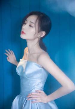 高清中国内地山东济南女演员李一桐性感迷人活动写真图片