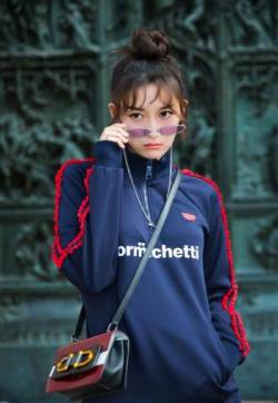 高清女明星李若宁俏皮甜美写真图片