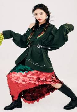 高清中国内地贵阳女演员蔡文静个性时髦杂志写真图片