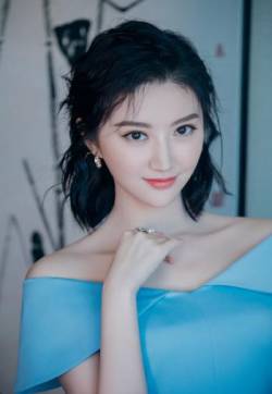 高清中国内地陕西西安女演景甜浅蓝色裙性感高清图片