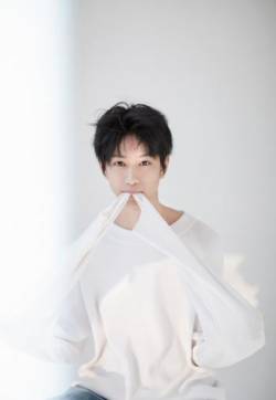 TF家族敖子逸新歌写真图片