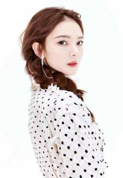 中国内地四川省攀枝花女演员陈瑶清新甜美写真图片