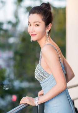 高清黑龙江省哈尔滨市无常女演员李冰冰高贵优雅红毯写真图片