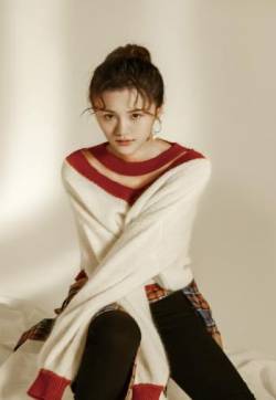 中国内地山东潍坊女演员安悦溪魅力写真大片