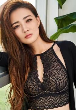 中国内地内蒙古呼和浩特女演员徐璐性感妩媚代言写真图片
