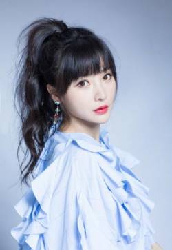 中国内地湖南衡阳女演员柳岩养眼性感写真图片