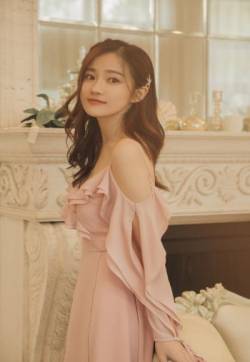 中国内地海市女演员汤梦佳清新唯美写真图片