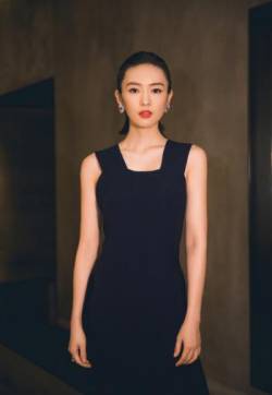 中国内地云南昆明女演员童瑶简洁时髦活动写真图片
