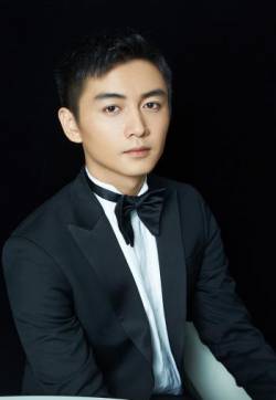 中国内地男演员陈晓华表奖帅气写真图片