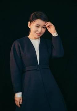 中国陕西西安影视女演员闫妮典雅大气活动写真图片