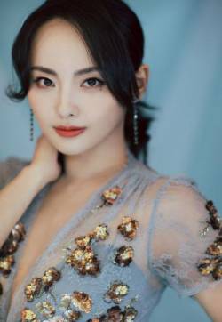 张嘉倪优雅迷人活动写真图片