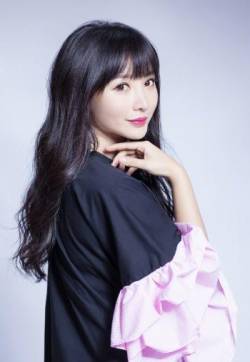 中国内地湖南衡阳女演员柳岩妩媚动人魅力写真图片