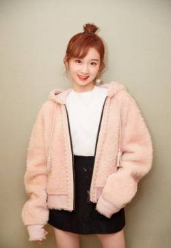 中国内地湖南女歌手李子璇呆萌可爱活动写真图片