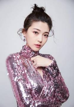 高清内地美女演员王妍之粉色亮片礼服时尚性感写真
