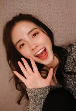 中国内地女广东陆丰模特章乐韵可爱俏皮自拍照图片