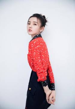 中国北京女演员宋祖儿北京卫视跨年演唱会甜美图片图片 中国北京女演员宋祖儿北京卫视跨年演唱会甜美图片图片