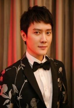 冯绍峰湖南卫视跨年演唱会图片
