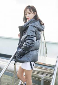 中国江苏南京，歌手、演员SNH48黄婷婷清新甜美写真图片