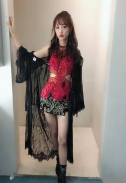 中国江苏南京，歌手、演员黄婷婷性感舞台照图片