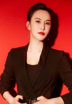中国北京美女莫小奇干练时尚性感写真图片
