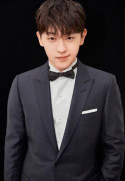 中国内地影视河北省石家庄男演员邓伦微博之夜帅气写真图片