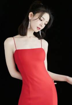 中国内地四川省攀枝花女演员陈瑶性感红裙活动写真图片