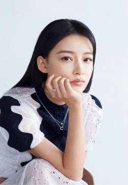 林省通化市集安女明星董子健孙怡情人节写真图片