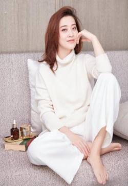 中国内地女演员mm131梅婷温柔大方写真图片