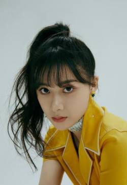 中国内地湖北省武汉女演员曹曦月清新靓丽时尚写真图片
