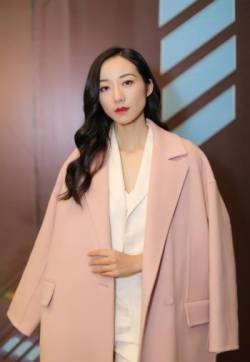 中国大陆江苏省苏州知名女演员韩雪性感动人个性写真图片