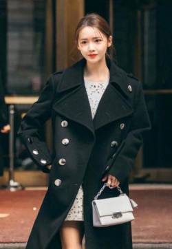 高清韩国首尔永登浦美女林允儿性感大长腿时尚街拍