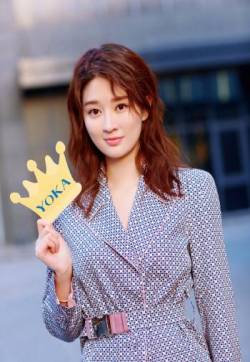 高清中国内地黑龙江省哈尔滨女演员乔欣时髦性感街拍图片