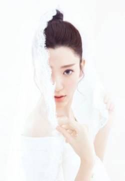 中国台湾流行乐女歌手、影视演员、平面模特郭雪芙性感优雅婚纱写真图片