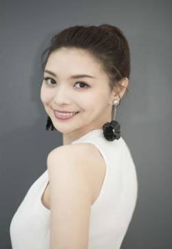 辽宁大连主持人女演员栗坤清新靓丽时尚写真图片