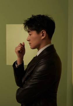 高清中国大陆辽宁省抚顺市新抚男演员佟大为儒雅魅力时尚写真图片