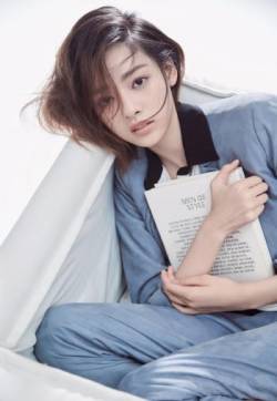 高清重庆美女张艺上清爽干练时尚写真图片