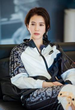袁咏仪从容淡雅熟女风情妩媚迷人艺术写真第张