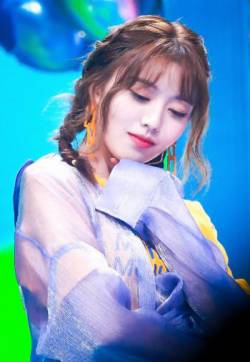 高清女明星模特刘人语《创造101》高清图片