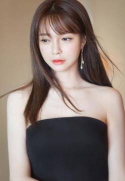 高清湖南省湘西吉首市美女沈梦辰抹胸性感唯美写真图片