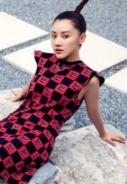 内地沈阳女演员王鹤润个性写真图片
